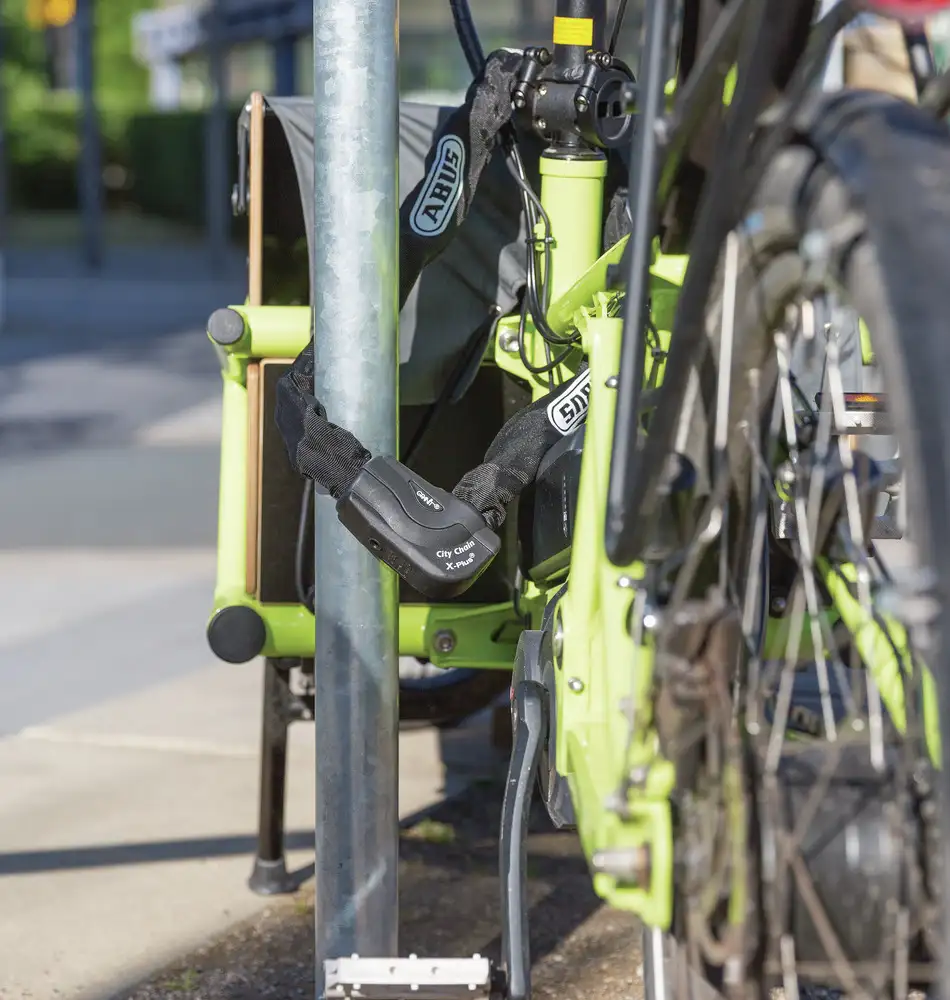 ABUS Kettenschloss Granit CityChain XPlus 1060 - Anwendungsbeispiel