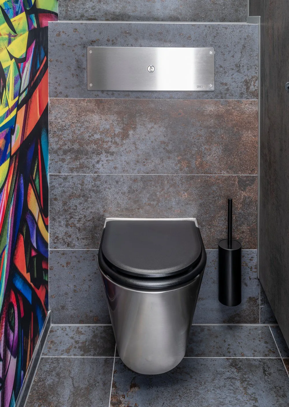 WC Vorwandelement mit Drückerplatte und Spülkasten SLW02PA - Mustertoilette 01