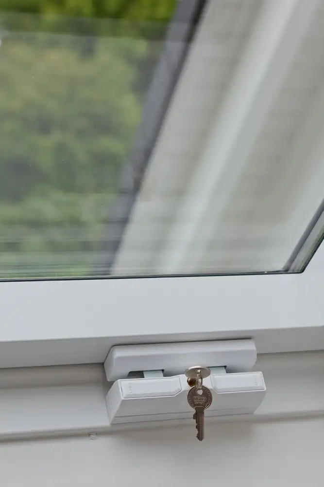 ABUS Dachfenster-Zusatzsschloss DF88 - Montagebeispiel