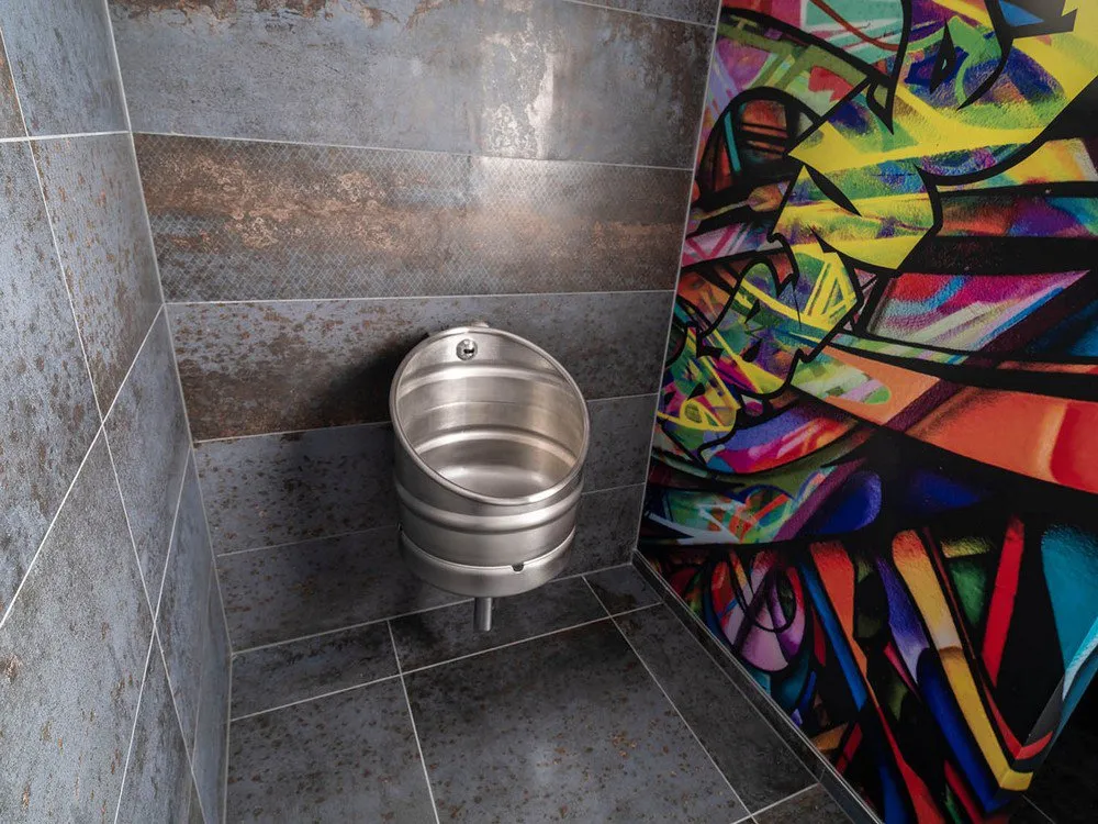 SANELA Bierfass Edelstahl Urinal SLPN10E - Mustertoilette