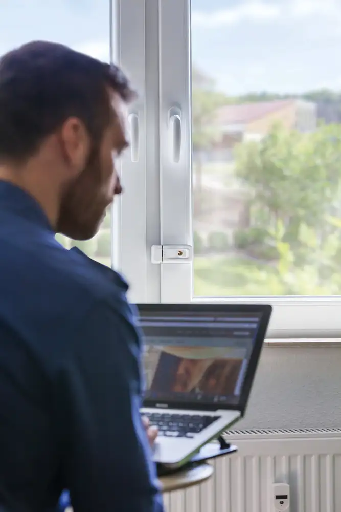 ABUS Universal-Zusatzschloss 3010 - Montagebeispiel