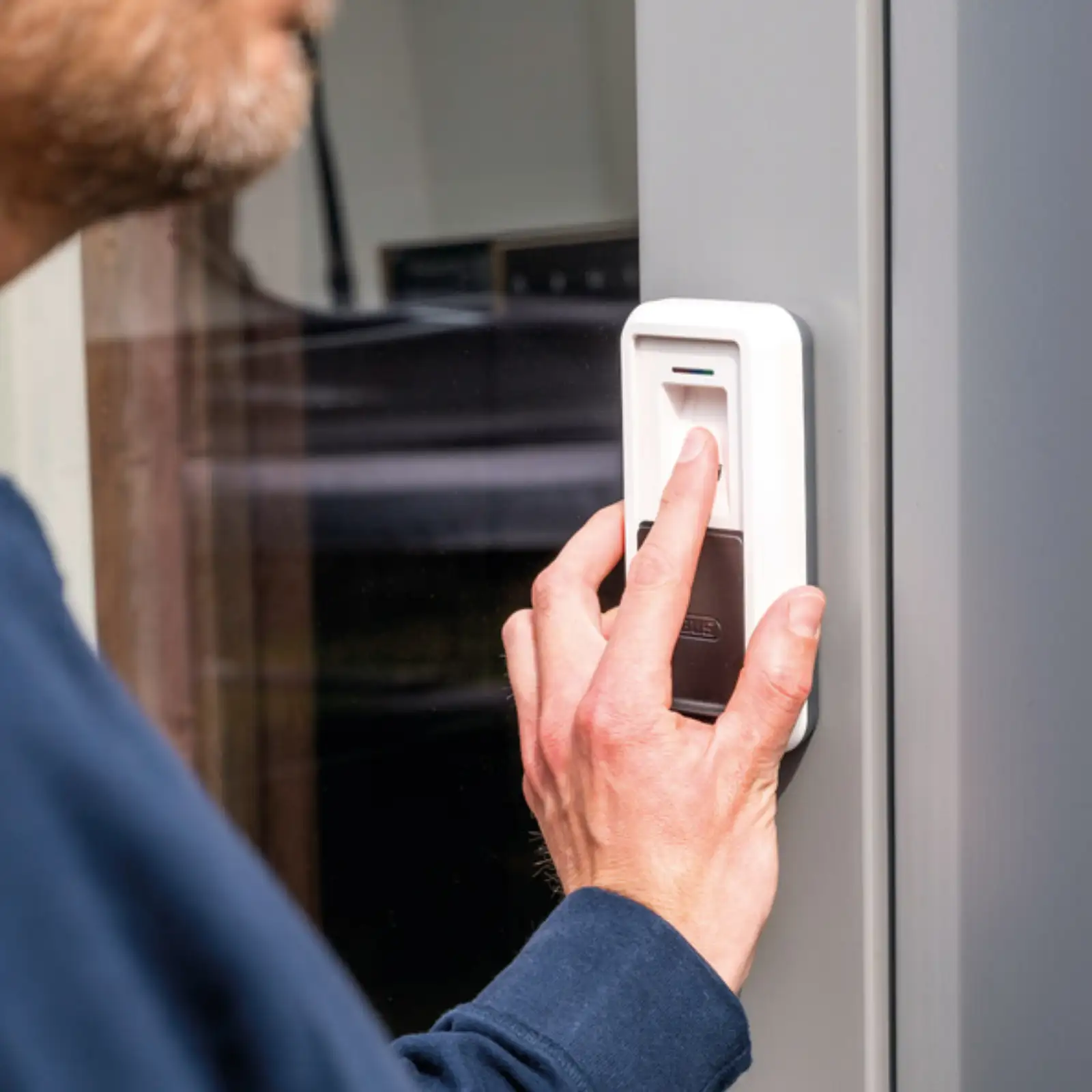 ABUS Bluetooth-Fingerscanner HomeTec Pro CFS3100 - Anwendungsbeispiel 01